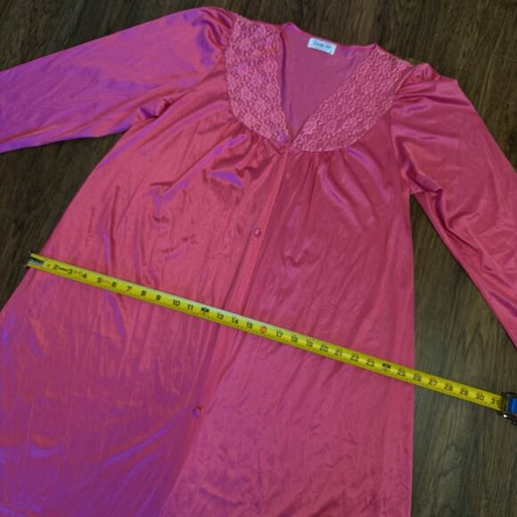 Vintage Vanity Fair Womens Hot Pink Button Up Night Gown/ Robe Size M Nylon USA - Picture 11 of 12